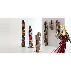 Libreria verticale in massello di faggio. Modello Zia Veronica By Le Zie di Milano