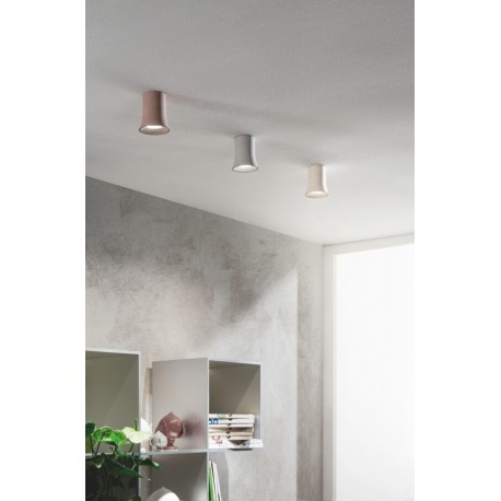 Rock ceiling Collezione in cemento e vetro soffiato bianco satinato. Cavetti regolabili in lunghezza.