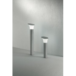 Tavolino con lampada Chiara di Emporium. Design by Walter Sbicca